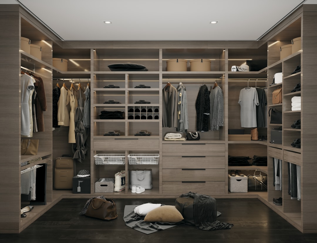 Garderobe og Oppbevaring: En Guide til Optimal Organisering